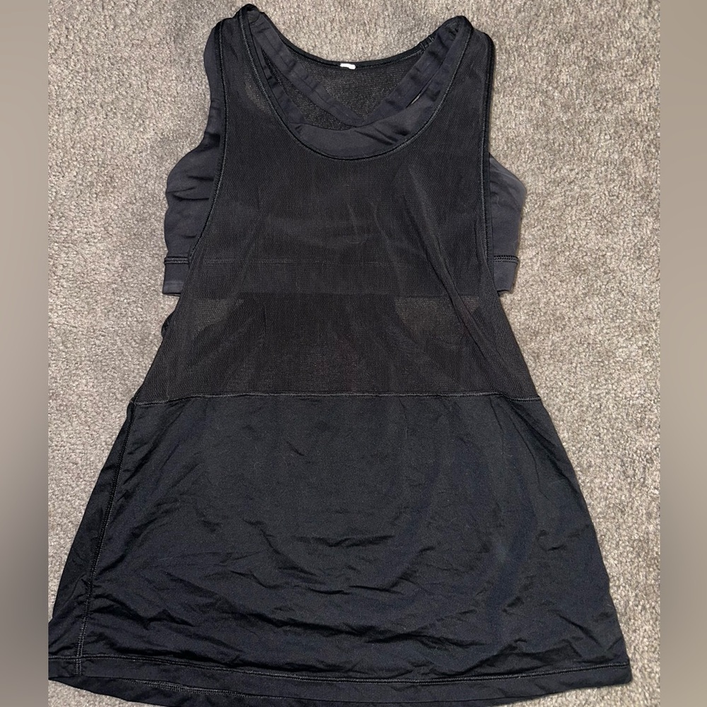 Lululemon black mesh cut out tank w/ built in bra